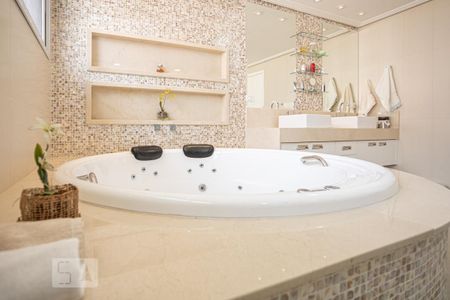 Casa de condomínio à venda com 900m², 5 quartos e sem vaga Casa de condomínio à venda com 900m², 5 quartos e sem vagaBanheiro 2