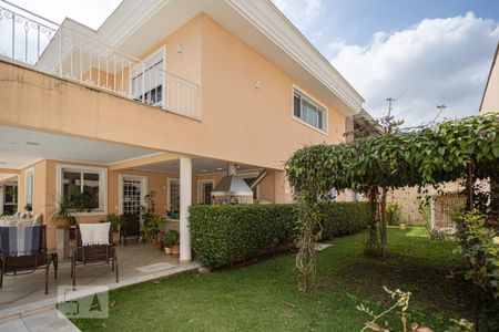 Casa de condomínio à venda com 900m², 5 quartos e sem vaga Casa de condomínio à venda com 900m², 5 quartos e sem vagaQuintal