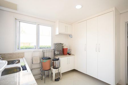 Casa de condomínio à venda com 900m², 5 quartos e sem vaga Casa de condomínio à venda com 900m², 5 quartos e sem vagaÁrea de Serviço