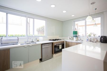 Casa de condomínio à venda com 900m², 5 quartos e sem vaga Casa de condomínio à venda com 900m², 5 quartos e sem vagaCozinha