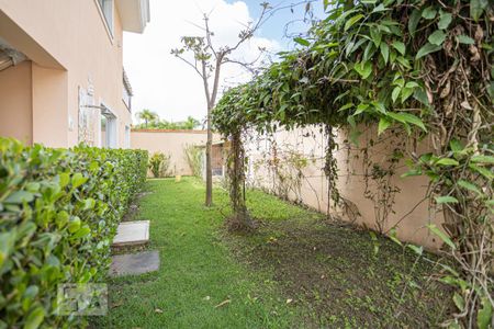 Casa de condomínio à venda com 900m², 5 quartos e sem vaga Casa de condomínio à venda com 900m², 5 quartos e sem vagaQuintal