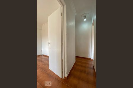 Corredor de apartamento à venda com 2 quartos, 64m² em Olaria, Rio de Janeiro