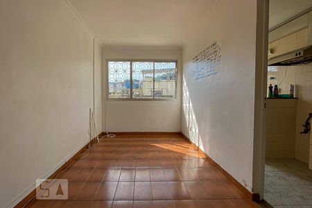 Sala de apartamento à venda com 2 quartos, 64m² em Olaria, Rio de Janeiro