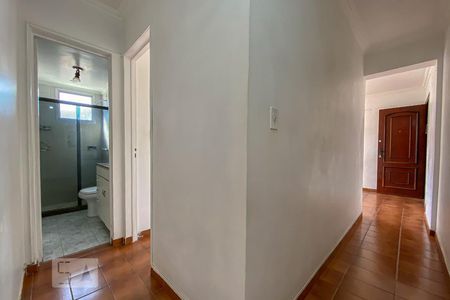 Corredor de apartamento à venda com 2 quartos, 64m² em Olaria, Rio de Janeiro