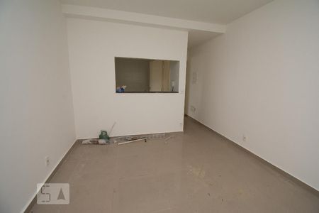 Sala de apartamento para alugar com 3 quartos, 80m² em Jardim Las Vegas, Guarulhos