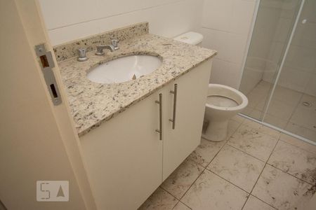 Banheiro de apartamento para alugar com 3 quartos, 80m² em Jardim Las Vegas, Guarulhos