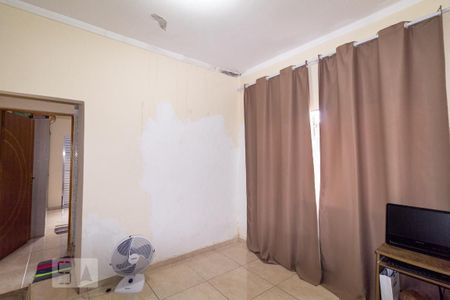 Sala de casa à venda com 4 quartos, 100m² em Jardim Paraguacu, São Paulo