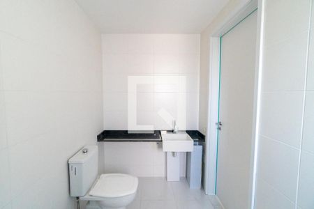 Banheiro de kitnet/studio para alugar com 1 quarto, 25m² em Mirandópolis, São Paulo