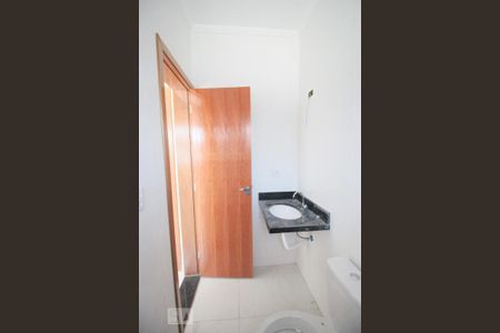 Banheiro de apartamento para alugar com 1 quarto, 28m² em Vila Jacuí, São Paulo