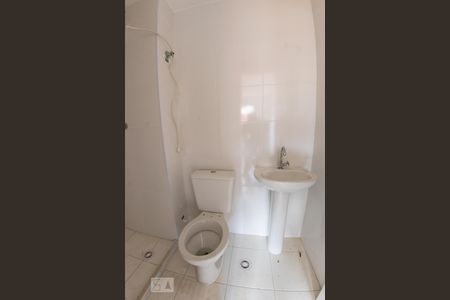 Banheiro de apartamento para alugar com 1 quarto, 24m² em Cidade Satelite Santa Barbara, São Paulo