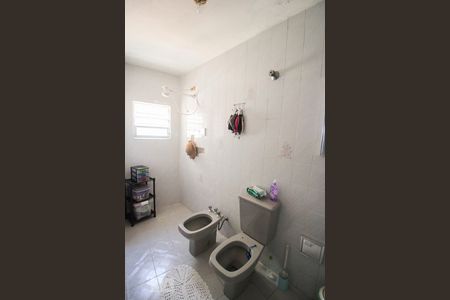 Banheiro da Suíte de casa à venda com 3 quartos, 315m² em Vila Carmosina, São Paulo