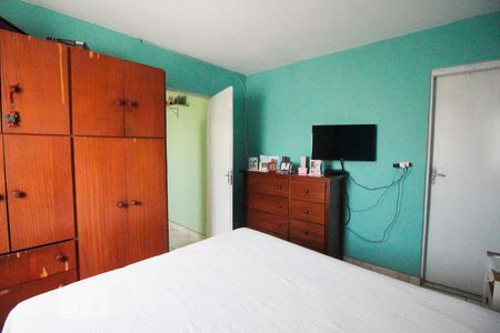 Suíte de casa à venda com 3 quartos, 315m² em Vila Carmosina, São Paulo