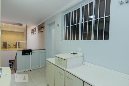Casa à venda com 411m², 5 quartos e 8 vagas Casa à venda com 411m², 5 quartos e 8 vagasÁrea de Serviço