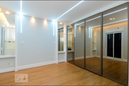 Casa à venda com 411m², 5 quartos e 8 vagas Casa à venda com 411m², 5 quartos e 8 vagasQuarto 3 - Suíte