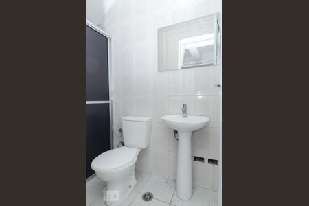 Casa à venda com 411m², 5 quartos e 8 vagas Casa à venda com 411m², 5 quartos e 8 vagasBanheiro de Serviço