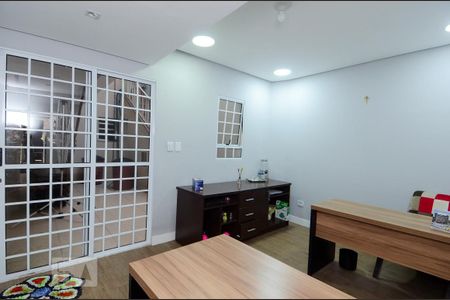 Casa à venda com 411m², 5 quartos e 8 vagas Casa à venda com 411m², 5 quartos e 8 vagasEscritório