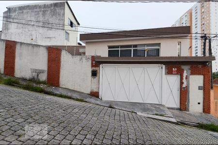 Casa à venda com 411m², 5 quartos e 8 vagas Casa à venda com 411m², 5 quartos e 8 vagasFachada