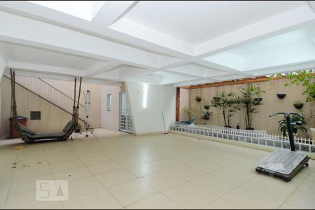 Casa à venda com 411m², 5 quartos e 8 vagas Casa à venda com 411m², 5 quartos e 8 vagasGaragem