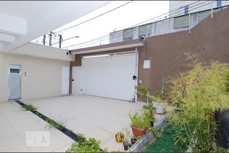 Casa à venda com 411m², 5 quartos e 8 vagas Casa à venda com 411m², 5 quartos e 8 vagasGaragem