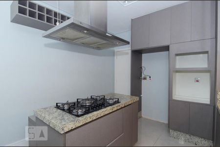 Casa à venda com 411m², 5 quartos e 8 vagas Casa à venda com 411m², 5 quartos e 8 vagasCozinha