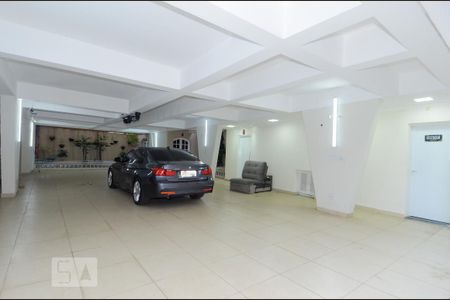 Casa à venda com 411m², 5 quartos e 8 vagas Casa à venda com 411m², 5 quartos e 8 vagasGaragem