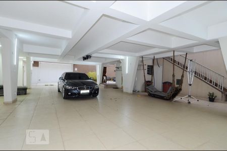 Casa à venda com 411m², 5 quartos e 8 vagas Casa à venda com 411m², 5 quartos e 8 vagasGaragem