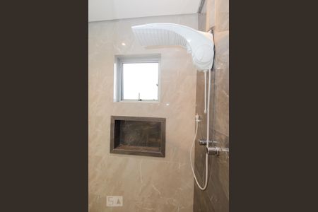 Casa à venda com 411m², 5 quartos e 8 vagas Casa à venda com 411m², 5 quartos e 8 vagasBanheiro da Suíte 1