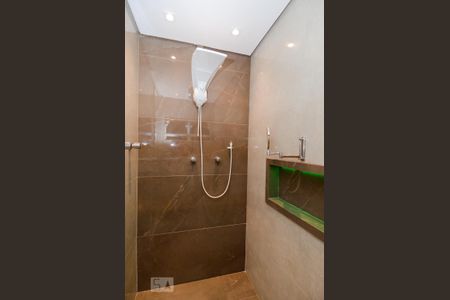 Casa à venda com 411m², 5 quartos e 8 vagas Casa à venda com 411m², 5 quartos e 8 vagasBanheiro da Suíte 3