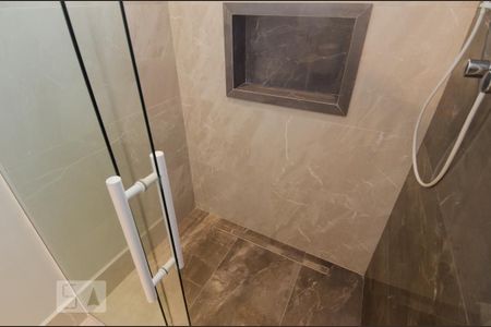 Casa à venda com 411m², 5 quartos e 8 vagas Casa à venda com 411m², 5 quartos e 8 vagasBanheiro da Suíte 1