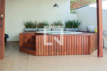 Casa de condomínio à venda com 580m², 4 quartos e 6 vagas Casa de condomínio à venda com 580m², 4 quartos e 6 vagasChurrasqueira