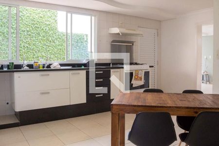 Casa de condomínio à venda com 580m², 4 quartos e 6 vagas Casa de condomínio à venda com 580m², 4 quartos e 6 vagasCozinha