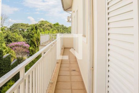 Casa de condomínio à venda com 580m², 4 quartos e 6 vagas Casa de condomínio à venda com 580m², 4 quartos e 6 vagasSacada da Suíte 4