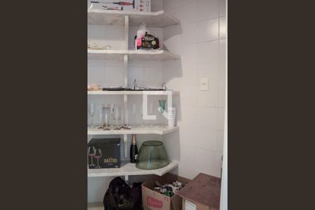 Casa de condomínio à venda com 580m², 4 quartos e 6 vagas Casa de condomínio à venda com 580m², 4 quartos e 6 vagasDespensa