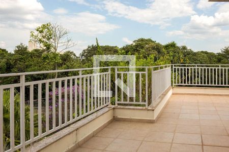 Casa de condomínio à venda com 580m², 4 quartos e 6 vagas Casa de condomínio à venda com 580m², 4 quartos e 6 vagasSacada da Suíte 4