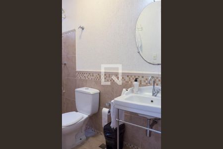 Casa de condomínio à venda com 580m², 4 quartos e 6 vagas Casa de condomínio à venda com 580m², 4 quartos e 6 vagasBanheiro da Suíte 2