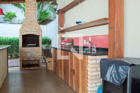 Casa de condomínio à venda com 580m², 4 quartos e 6 vagas Casa de condomínio à venda com 580m², 4 quartos e 6 vagasChurrasqueira