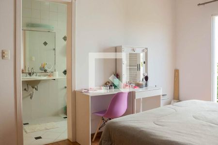 Casa de condomínio à venda com 580m², 4 quartos e 6 vagas Casa de condomínio à venda com 580m², 4 quartos e 6 vagasSuíte 4