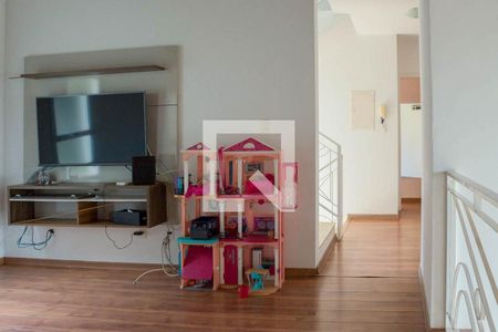 Casa de condomínio à venda com 580m², 4 quartos e 6 vagas Casa de condomínio à venda com 580m², 4 quartos e 6 vagasSala