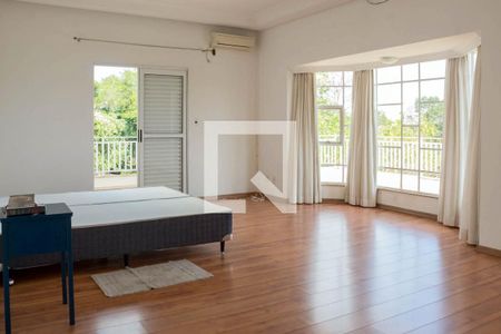 Casa de condomínio à venda com 580m², 4 quartos e 6 vagas Casa de condomínio à venda com 580m², 4 quartos e 6 vagasSuíte 1