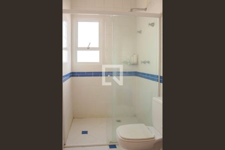 Casa de condomínio à venda com 580m², 4 quartos e 6 vagas Casa de condomínio à venda com 580m², 4 quartos e 6 vagasBanheiro da Suíte 3