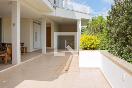 Casa de condomínio à venda com 580m², 4 quartos e 6 vagas Casa de condomínio à venda com 580m², 4 quartos e 6 vagasVaranda da Sala