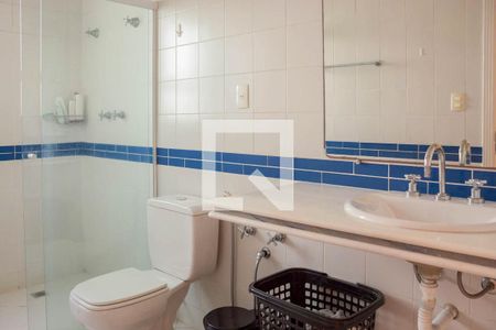 Casa de condomínio à venda com 580m², 4 quartos e 6 vagas Casa de condomínio à venda com 580m², 4 quartos e 6 vagasBanheiro da Suíte 3