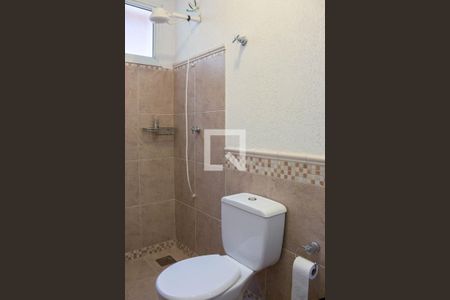 Casa de condomínio à venda com 580m², 4 quartos e 6 vagas Casa de condomínio à venda com 580m², 4 quartos e 6 vagasBanheiro da Suíte 2