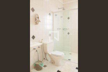 Casa de condomínio à venda com 580m², 4 quartos e 6 vagas Casa de condomínio à venda com 580m², 4 quartos e 6 vagasBanheiro da Suíte 4