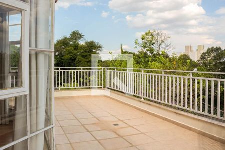 Casa de condomínio à venda com 580m², 4 quartos e 6 vagas Casa de condomínio à venda com 580m², 4 quartos e 6 vagasSacada da Suíte 4