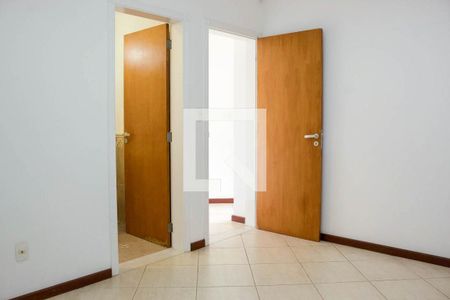 Casa de condomínio à venda com 580m², 4 quartos e 6 vagas Casa de condomínio à venda com 580m², 4 quartos e 6 vagasSuíte 2