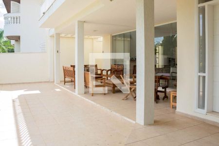 Casa de condomínio à venda com 580m², 4 quartos e 6 vagas Casa de condomínio à venda com 580m², 4 quartos e 6 vagasVaranda da Sala