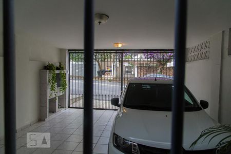 Vista da sala de estar de casa à venda com 3 quartos, 330m² em Vila Alexandria, São Paulo