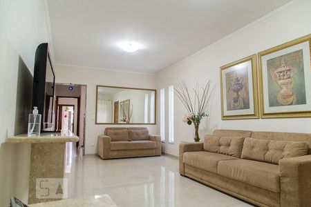 Sala de estar de casa à venda com 3 quartos, 330m² em Vila Alexandria, São Paulo