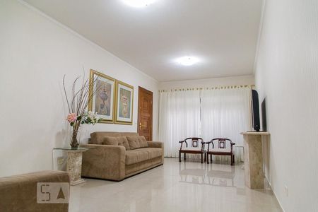 Sala de estar de casa à venda com 3 quartos, 330m² em Vila Alexandria, São Paulo